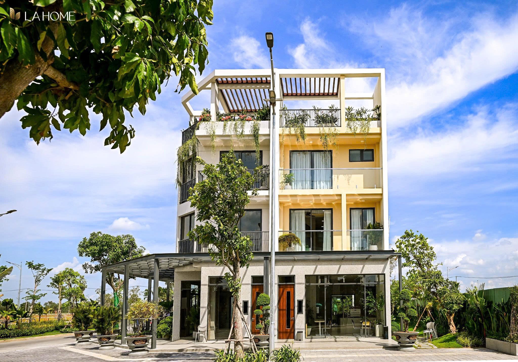 Nội thất LA Home Thiết kế nội thất bếp và phòng ăn nhà mẫu LA Home