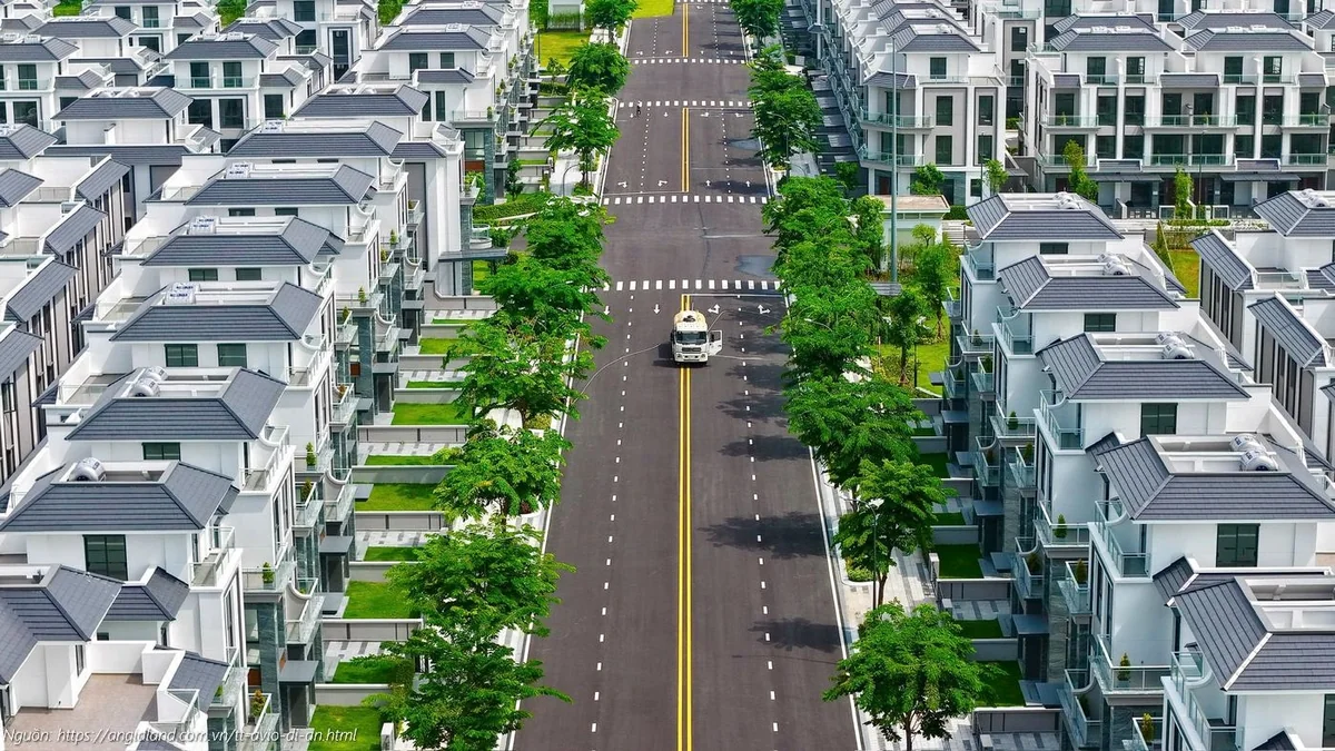 Góc nhìn hoàng hôn toàn cảnh khu Đông từ căn hộ Gladia Khang Điền