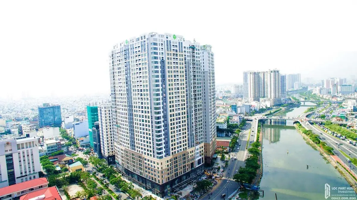 Khu phức hợp cao cấp Saigon Royal Residence Bến Vân Đồn Quận 4 - Hình ảnh thực tế số 1 phối cảnh kiến trúc tiện ích hồ bơi mặt bằng căn hộ