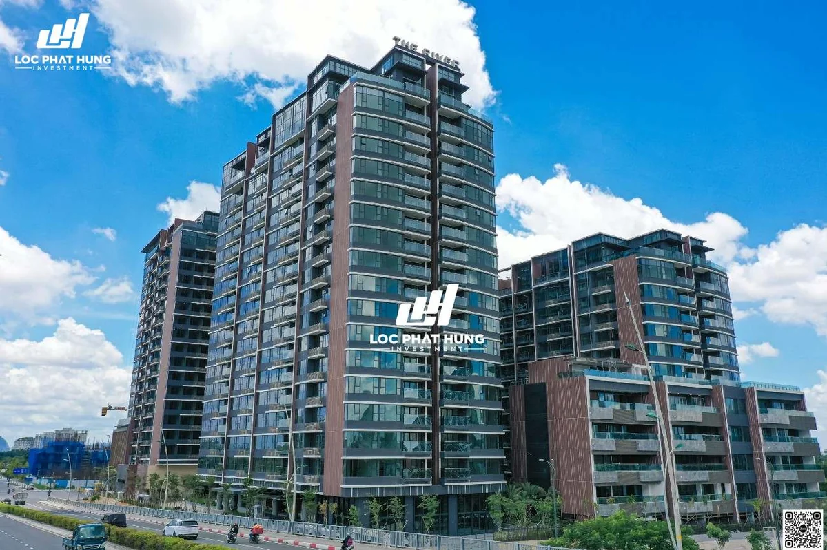 Tầm nhìn panorama ấn tượng về trung tâm Quận 1 và Landmark 81
