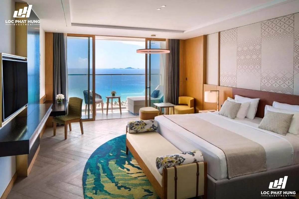 Tầm nhìn panorama hướng biển tuyệt đẹp từ Mövenpick Cam Ranh